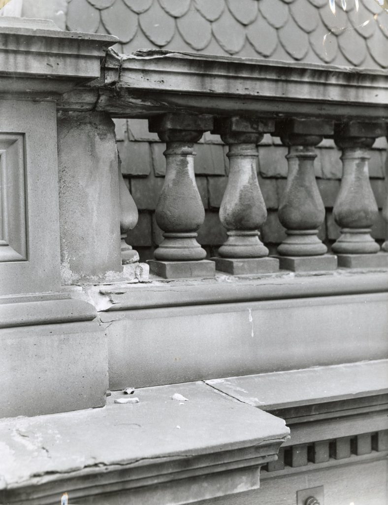 Image showing cracks in the stonework of Melbourne Town Hall