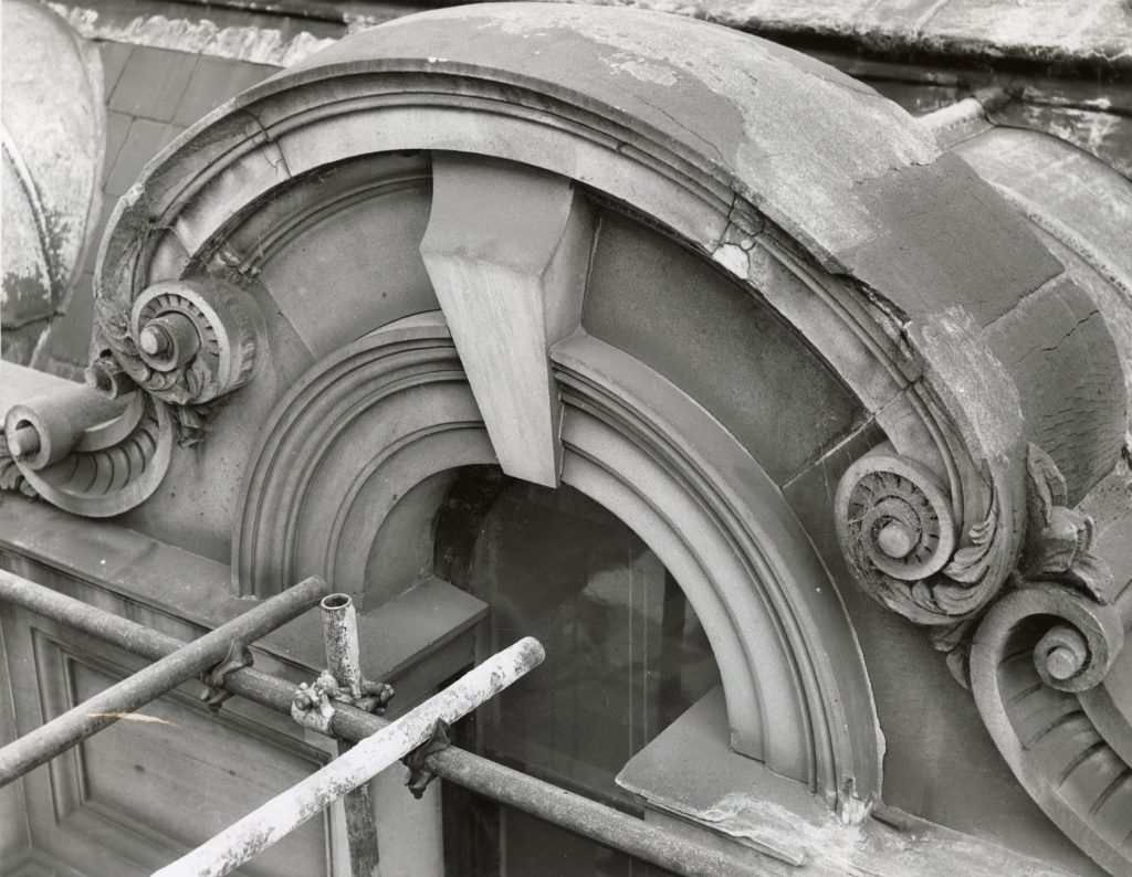 Image showing cracks in the stonework of Melbourne Town Hall