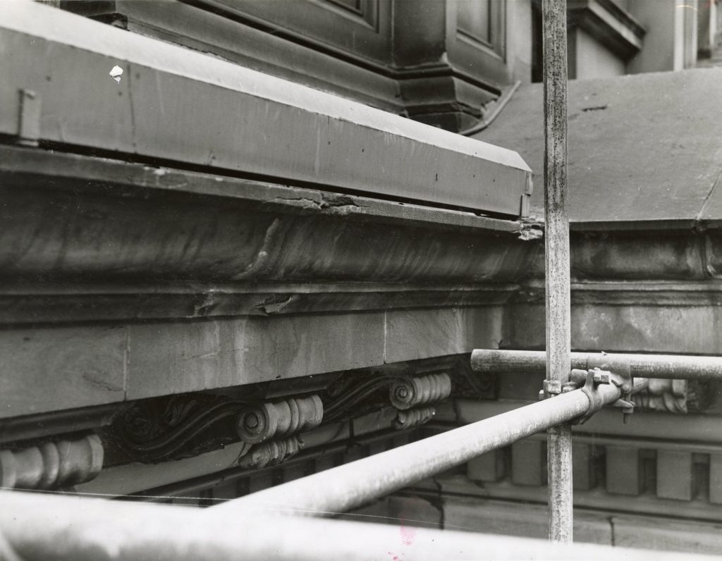 Image showing cracks in the stonework of Melbourne Town Hall