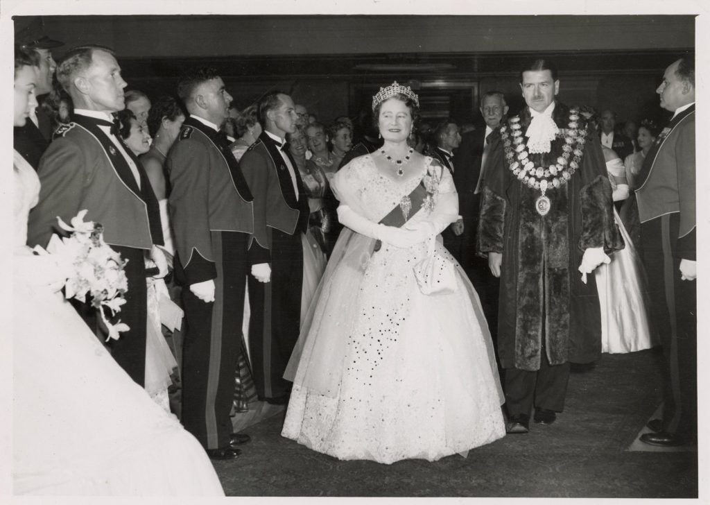 Image of Queen Elizabeth The Queen Mother and Lord Mayor Sir Frederick William Thomas