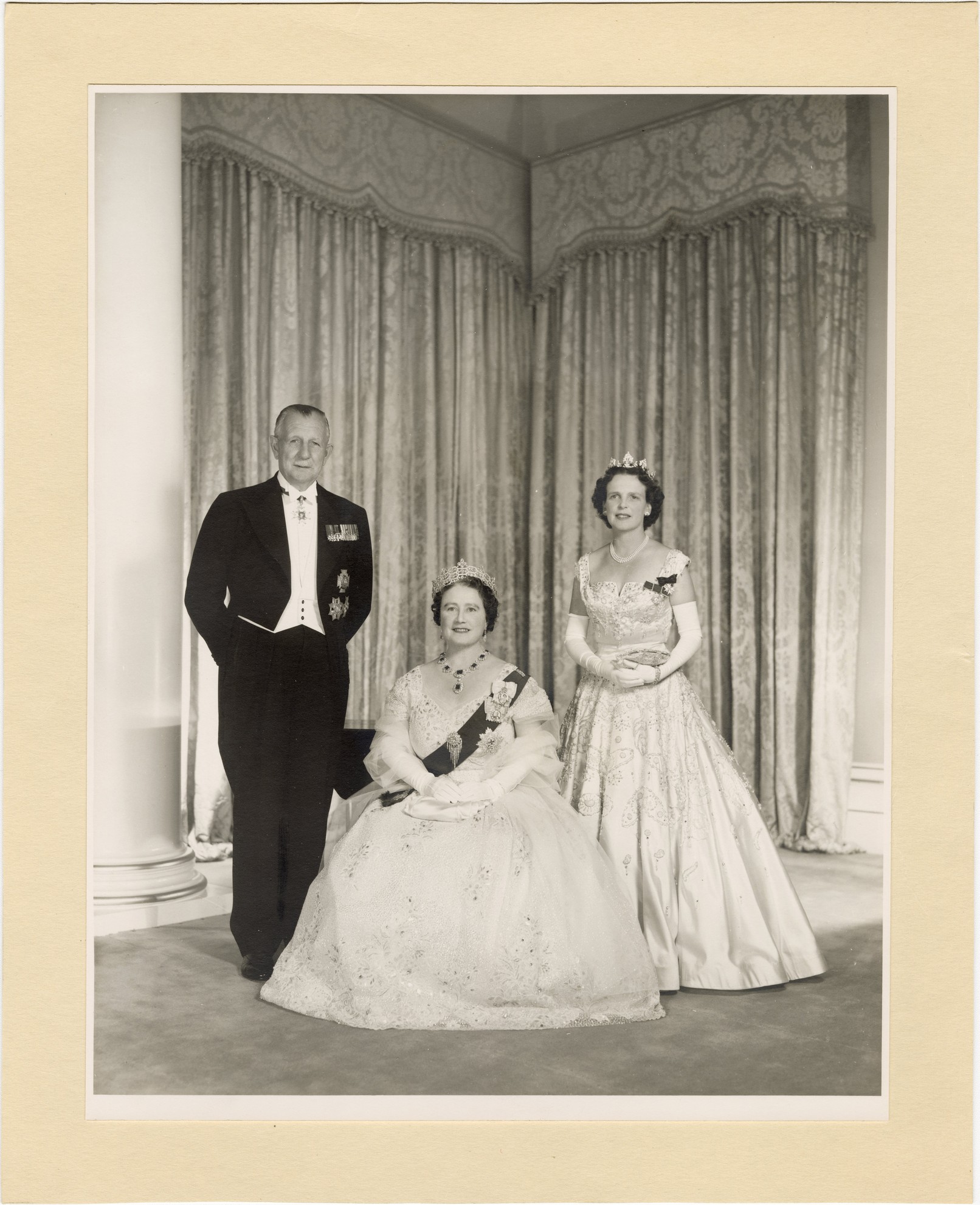 Image of Queen Elizabeth the Queen Mother, Governor Sir Dallas Brooks ...