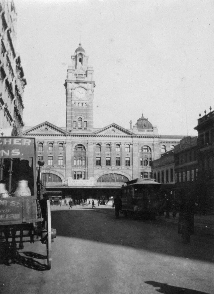 Flinders Street Station, Elizabeth Street