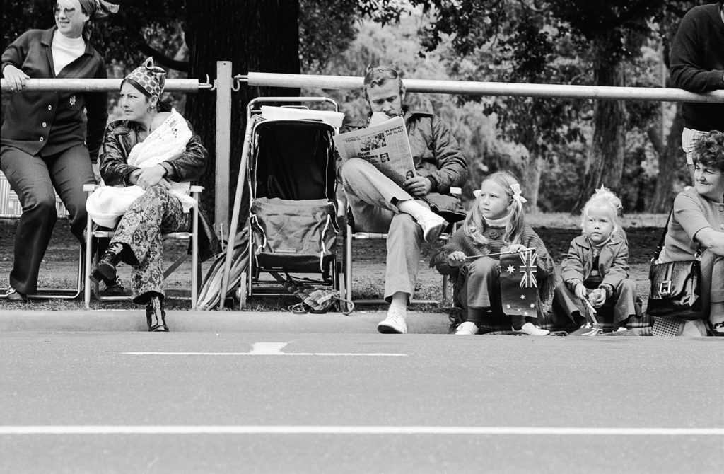 Waiting for the Moomba parade, St Kilda Road