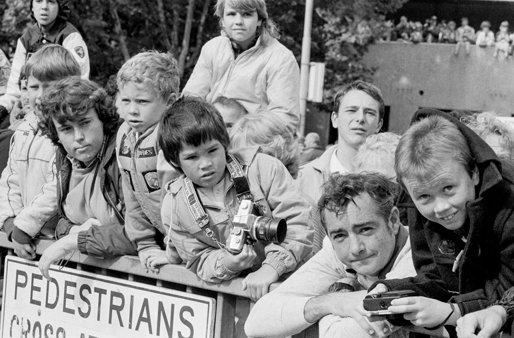 Crowds watching the Moomba parade, Swanston Street