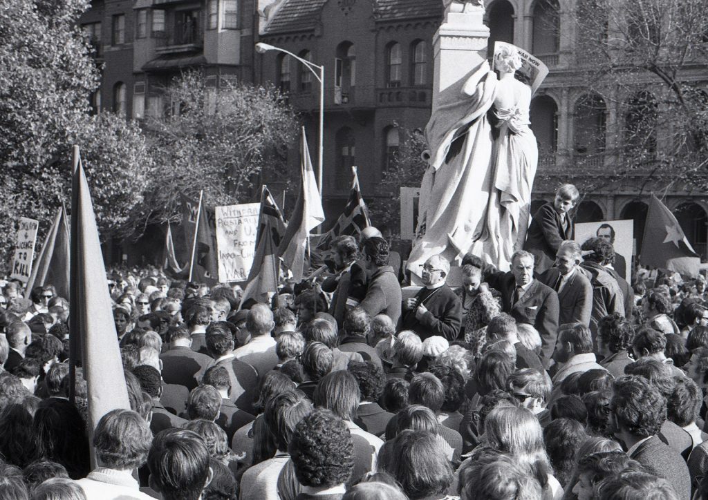 Mike Hyde at the microphone, Treasury Gardens (Vietnam moratorium protest)